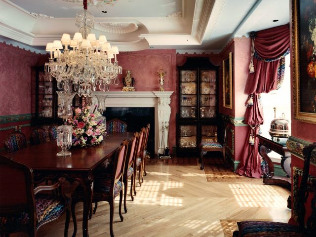 Traditional Dining Room