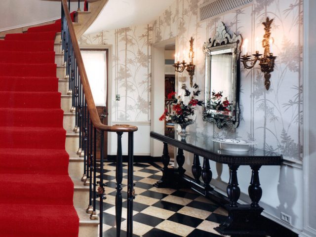 Traditional Foyer